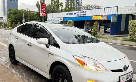 ទិញ បានប្រើ Toyota Prius White ឡាន} ក្នុង Phnom Penh ក្នុង Phnom Penh ទិញ បានប្រើ Toyota Prius White ឡាន} ក្នុង Phnom Penh ក្នុង Phnom Penh