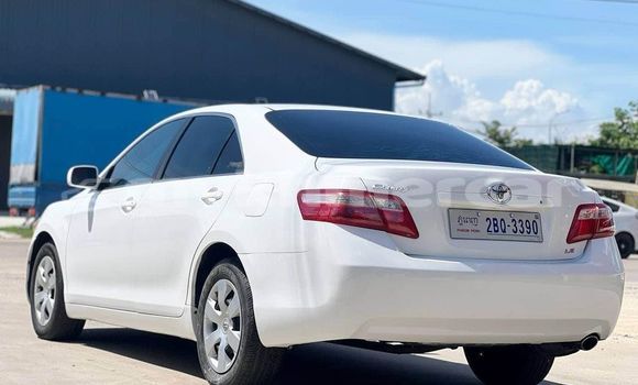 Buy Used Toyota Camry White Car in Banteay Meanchey in Banteay Meanchey Province Buy Used Toyota Camry White Car in Banteay Meanchey in Banteay Meanchey Province