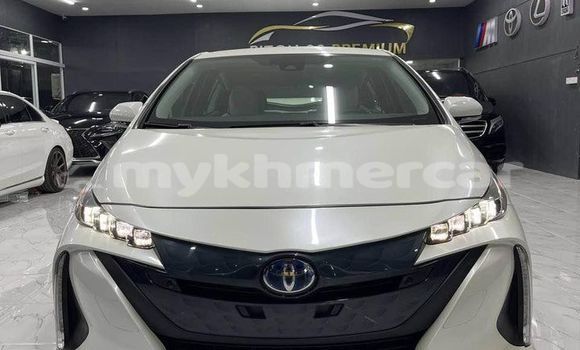 Buy Used Toyota Prius White Car in Amleang in Kampong Speu Province Buy Used Toyota Prius White Car in Amleang in Kampong Speu Province