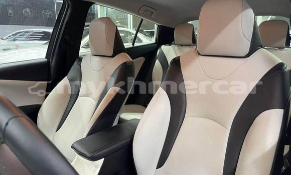 Buy Used Toyota Prius White Car in Amleang in Kampong Speu Province Buy Used Toyota Prius White Car in Amleang in Kampong Speu Province