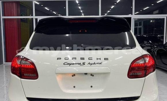 Buy Used Porsche Cayenne White Car in Chbar Mon in Kampong Speu Province Buy Used Porsche Cayenne White Car in Chbar Mon in Kampong Speu Province