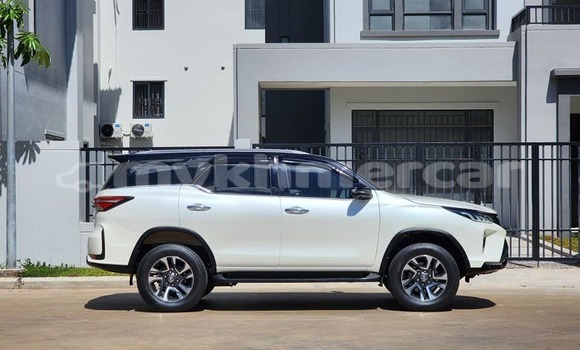 Acheter Occasion Voiture Toyota Fortuner Blanc à Banteay Meanchey, Banteay Meanchey Province Acheter Occasion Voiture Toyota Fortuner Blanc à Banteay Meanchey, Banteay Meanchey Province
