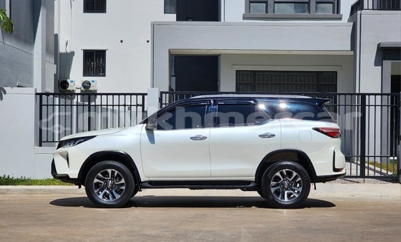 Acheter Occasion Voiture Toyota Fortuner Blanc à Banteay Meanchey, Banteay Meanchey Province Acheter Occasion Voiture Toyota Fortuner Blanc à Banteay Meanchey, Banteay Meanchey Province