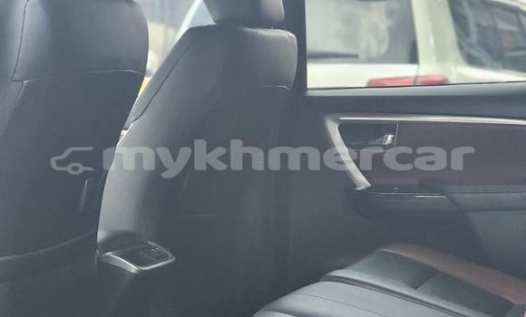 Acheter Occasion Voiture Toyota Fortuner Blanc à Battambang, Battambang Province Acheter Occasion Voiture Toyota Fortuner Blanc à Battambang, Battambang Province