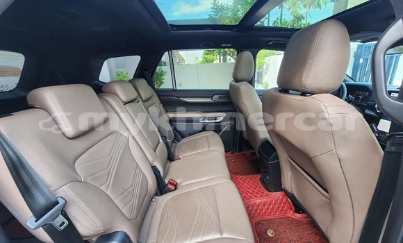 Acheter Occasion Voiture Ford Everest Blanc à Banlung, Ratanakiri Province Acheter Occasion Voiture Ford Everest Blanc à Banlung, Ratanakiri Province