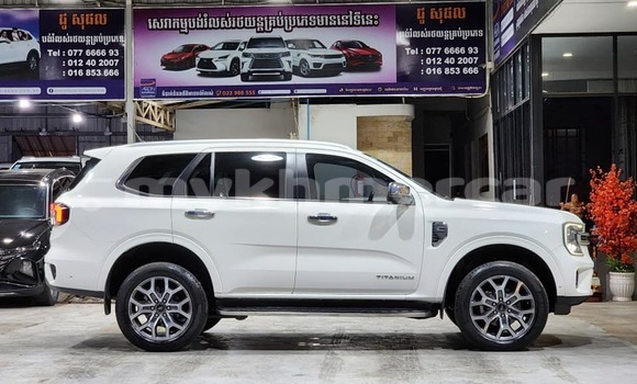 Acheter Occasion Voiture Ford Everest Blanc à Bavet, Svay Rieng Province Acheter Occasion Voiture Ford Everest Blanc à Bavet, Svay Rieng Province