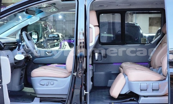 Acheter Occasion Voiture Hyundai Starex (H-1) Noir à Battambang, Battambang Province Acheter Occasion Voiture Hyundai Starex (H-1) Noir à Battambang, Battambang Province