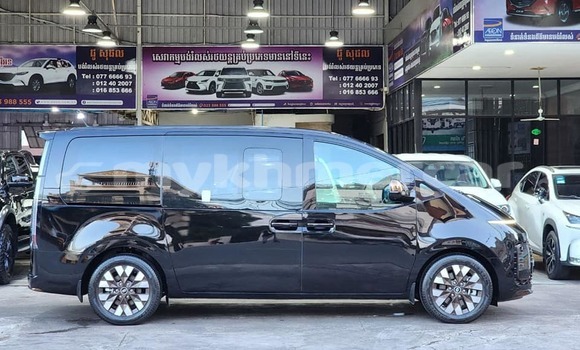 Acheter Occasion Voiture Hyundai Starex (H-1) Noir à Battambang, Battambang Province Acheter Occasion Voiture Hyundai Starex (H-1) Noir à Battambang, Battambang Province