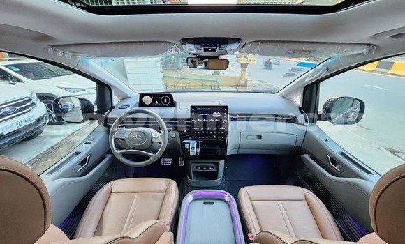 Acheter Occasion Voiture Hyundai Starex (H-1) Noir à Battambang, Battambang Province Acheter Occasion Voiture Hyundai Starex (H-1) Noir à Battambang, Battambang Province