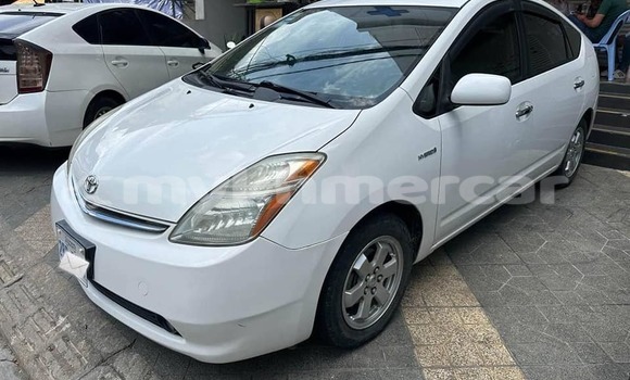 Buy Used Toyota Prius White Car in Battambang in Battambang Province Buy Used Toyota Prius White Car in Battambang in Battambang Province