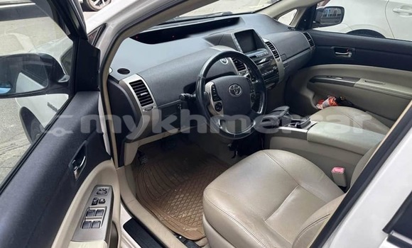Buy Used Toyota Prius White Car in Battambang in Battambang Province Buy Used Toyota Prius White Car in Battambang in Battambang Province