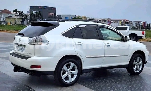 Buy Used Lexus RX 330 White Car in Cheom Ksan in Preah Vihear Province Buy Used Lexus RX 330 White Car in Cheom Ksan in Preah Vihear Province