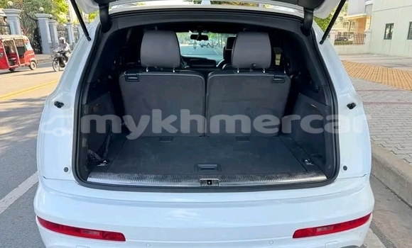 Buy Used Audi Q7 White Car in Cheom Ksan in Preah Vihear Province