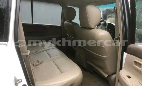 Buy Used Toyota Highlander White Car in Cheom Ksan in Preah Vihear Province Buy Used Toyota Highlander White Car in Cheom Ksan in Preah Vihear Province