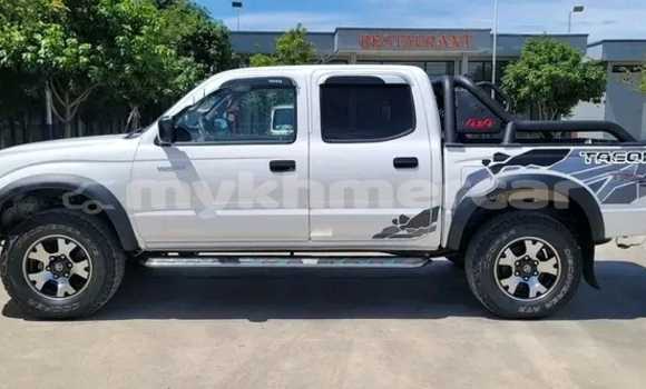 Buy Used Toyota Tacoma White Car in Cheom Ksan in Preah Vihear Province Buy Used Toyota Tacoma White Car in Cheom Ksan in Preah Vihear Province