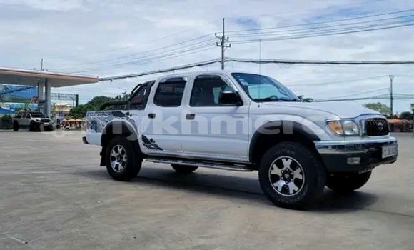 Buy Used Toyota Tacoma White Car in Cheom Ksan in Preah Vihear Province Buy Used Toyota Tacoma White Car in Cheom Ksan in Preah Vihear Province