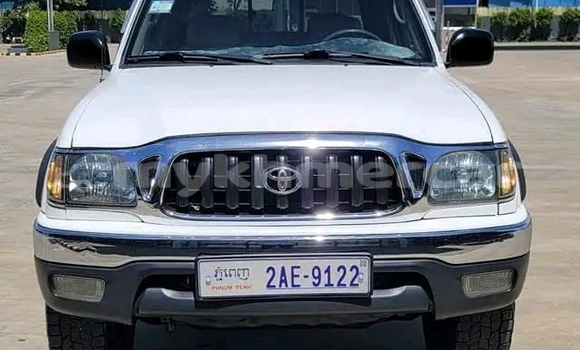 Buy Used Toyota Tacoma White Car in Cheom Ksan in Preah Vihear Province Buy Used Toyota Tacoma White Car in Cheom Ksan in Preah Vihear Province
