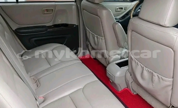 Buy Used Toyota Highlander Black Car in Cheom Ksan in Preah Vihear Province Buy Used Toyota Highlander Black Car in Cheom Ksan in Preah Vihear Province
