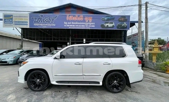 Buy Used Lexus RX 330 White Car in Cheom Ksan in Preah Vihear Province Buy Used Lexus RX 330 White Car in Cheom Ksan in Preah Vihear Province