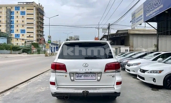 Buy Used Lexus RX 330 White Car in Cheom Ksan in Preah Vihear Province Buy Used Lexus RX 330 White Car in Cheom Ksan in Preah Vihear Province