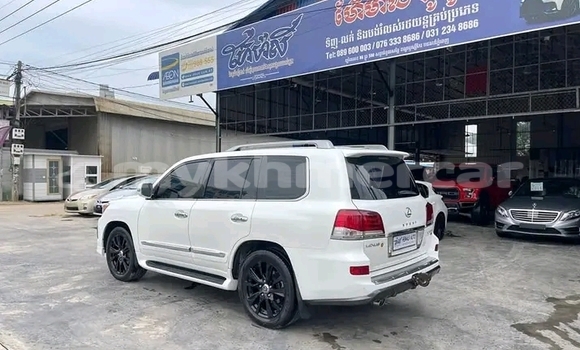 Buy Used Lexus RX 330 White Car in Cheom Ksan in Preah Vihear Province Buy Used Lexus RX 330 White Car in Cheom Ksan in Preah Vihear Province