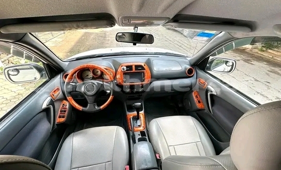 Buy Used Toyota RAV4 Other Car in Chbar Mon in Kampong Speu Province Buy Used Toyota RAV4 Other Car in Chbar Mon in Kampong Speu Province