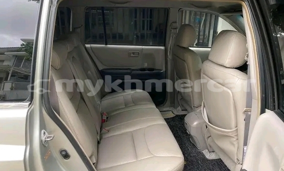 Buy Used Toyota Highlander Other Car in Cheom Ksan in Preah Vihear Province Buy Used Toyota Highlander Other Car in Cheom Ksan in Preah Vihear Province