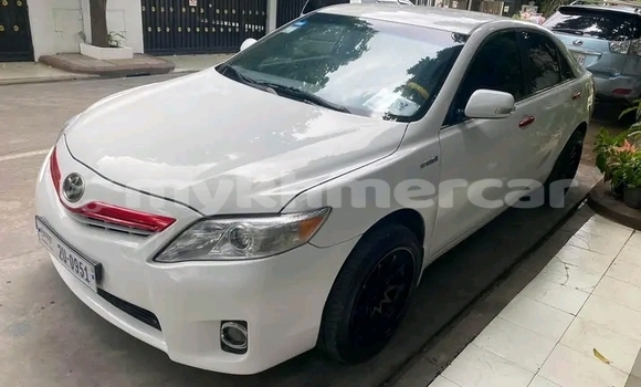 Buy Used Toyota Camry White Car in Cheom Ksan in Preah Vihear Province Buy Used Toyota Camry White Car in Cheom Ksan in Preah Vihear Province