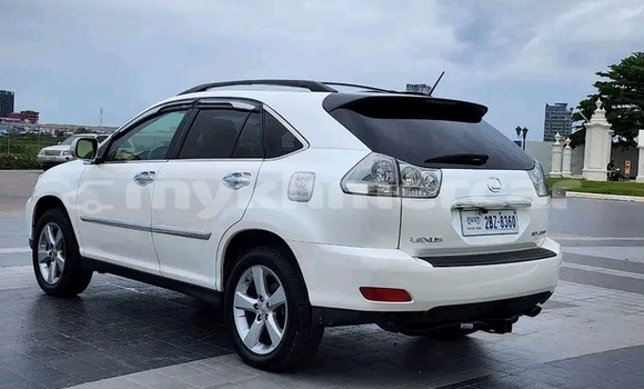 Buy Used Lexus RX 330 White Car in Dăm Thnăm in Kampot Province Buy Used Lexus RX 330 White Car in Dăm Thnăm in Kampot Province