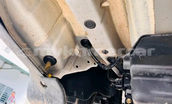 Buy Used Lexus RX 330 White Car in Kratié in Kratié Province Buy Used Lexus RX 330 White Car in Kratié in Kratié Province