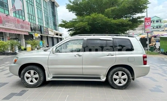Buy Used Toyota Highlander Other Car in Kratié in Kratié Province Buy Used Toyota Highlander Other Car in Kratié in Kratié Province