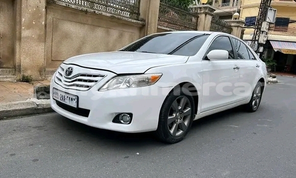 Buy Used Toyota Camry White Car in Koulen in Preah Vihear Province Buy Used Toyota Camry White Car in Koulen in Preah Vihear Province