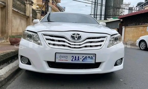 Buy Used Toyota Camry White Car in Koulen in Preah Vihear Province Buy Used Toyota Camry White Car in Koulen in Preah Vihear Province