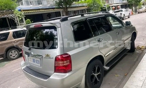 Buy Used Toyota Highlander Other Car in Cheom Ksan in Preah Vihear Province Buy Used Toyota Highlander Other Car in Cheom Ksan in Preah Vihear Province