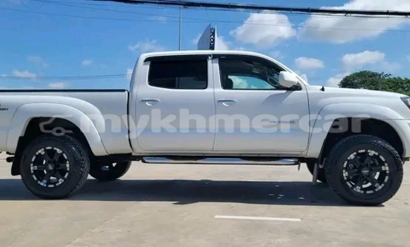 ទិញ បានប្រើ Toyota Tacoma White ឡាន} ក្នុង Moung Ruessei ក្នុង Battambang Province ទិញ បានប្រើ Toyota Tacoma White ឡាន} ក្នុង Moung Ruessei ក្នុង Battambang Province