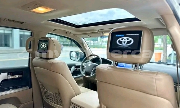 ទិញ បានប្រើ Toyota Land Cruiser Prado White ឡាន} ក្នុង Poipet ក្នុង Banteay Meanchey Province ទិញ បានប្រើ Toyota Land Cruiser Prado White ឡាន} ក្នុង Poipet ក្នុង Banteay Meanchey Province