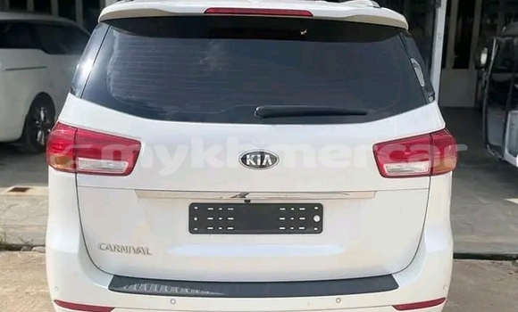Acheter Occasion Voiture Kia Carnival Blanc à Chbar Mon, Kampong Speu Province Acheter Occasion Voiture Kia Carnival Blanc à Chbar Mon, Kampong Speu Province