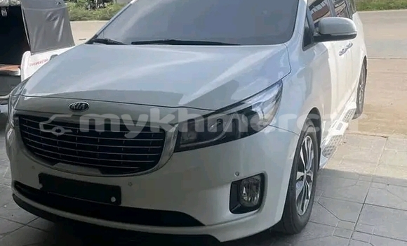 Acheter Occasion Voiture Kia Carnival Blanc à Chbar Mon, Kampong Speu Province Acheter Occasion Voiture Kia Carnival Blanc à Chbar Mon, Kampong Speu Province