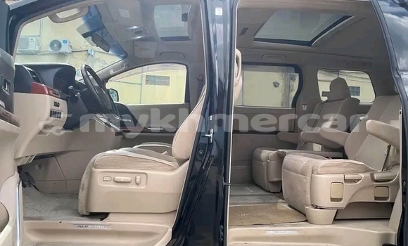 Acheter Occasion Voiture Toyota Alphard Noir à Cheom Ksan, Preah Vihear Province Acheter Occasion Voiture Toyota Alphard Noir à Cheom Ksan, Preah Vihear Province