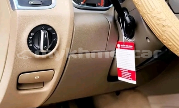 Acheter Occasion Voiture Audi Q7 Blanc à Cheom Ksan, Preah Vihear Province Acheter Occasion Voiture Audi Q7 Blanc à Cheom Ksan, Preah Vihear Province