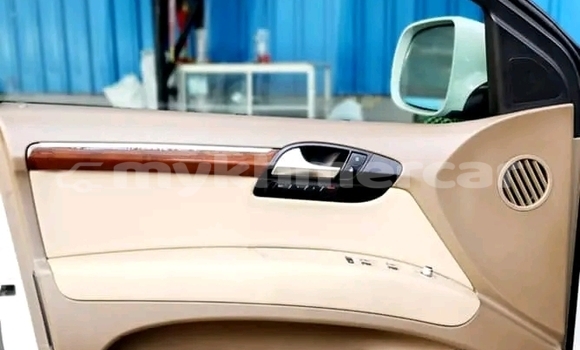 Acheter Occasion Voiture Audi Q7 Blanc à Cheom Ksan, Preah Vihear Province Acheter Occasion Voiture Audi Q7 Blanc à Cheom Ksan, Preah Vihear Province