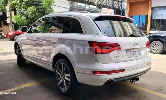 Acheter Occasion Voiture Audi Q7 Blanc à Cheom Ksan, Preah Vihear Province Acheter Occasion Voiture Audi Q7 Blanc à Cheom Ksan, Preah Vihear Province
