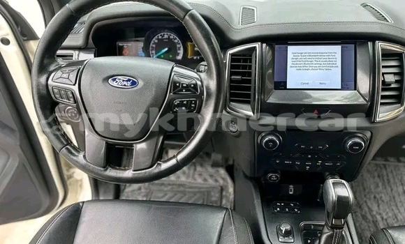 Acheter Occasion Voiture Range Rover Range Rover Blanc à Cheom Ksan, Preah Vihear Province Acheter Occasion Voiture Range Rover Range Rover Blanc à Cheom Ksan, Preah Vihear Province