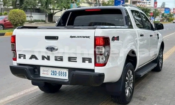 Acheter Occasion Voiture Range Rover Range Rover Blanc à Cheom Ksan, Preah Vihear Province Acheter Occasion Voiture Range Rover Range Rover Blanc à Cheom Ksan, Preah Vihear Province