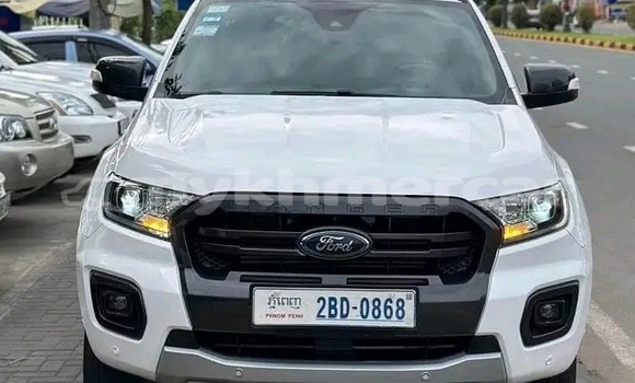 Acheter Occasion Voiture Range Rover Range Rover Blanc à Cheom Ksan, Preah Vihear Province Acheter Occasion Voiture Range Rover Range Rover Blanc à Cheom Ksan, Preah Vihear Province