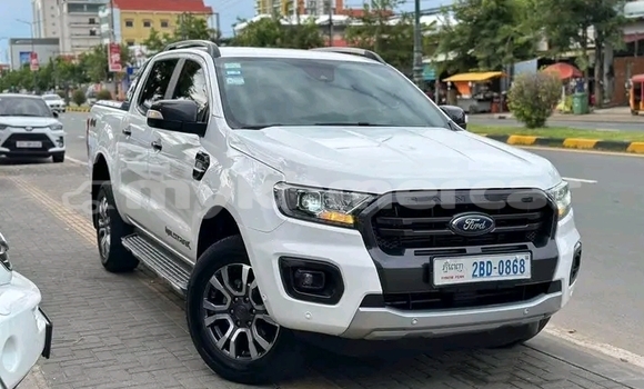 Acheter Occasion Voiture Range Rover Range Rover Blanc à Cheom Ksan, Preah Vihear Province Acheter Occasion Voiture Range Rover Range Rover Blanc à Cheom Ksan, Preah Vihear Province