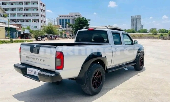 Acheter Occasion Voiture Toyota Fortuner Blanc à Cheom Ksan, Preah Vihear Province Acheter Occasion Voiture Toyota Fortuner Blanc à Cheom Ksan, Preah Vihear Province