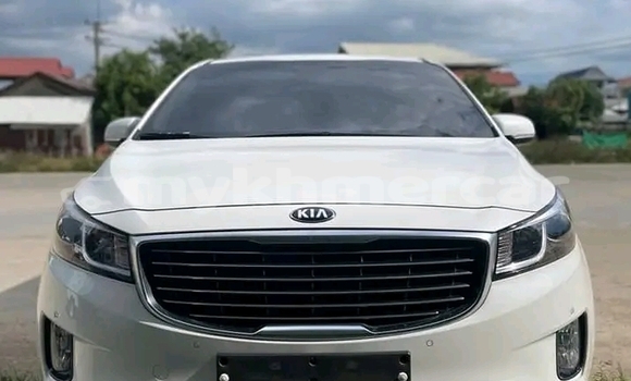 Acheter Occasion Voiture Kia Carnival Blanc à Cheom Ksan, Preah Vihear Province Acheter Occasion Voiture Kia Carnival Blanc à Cheom Ksan, Preah Vihear Province