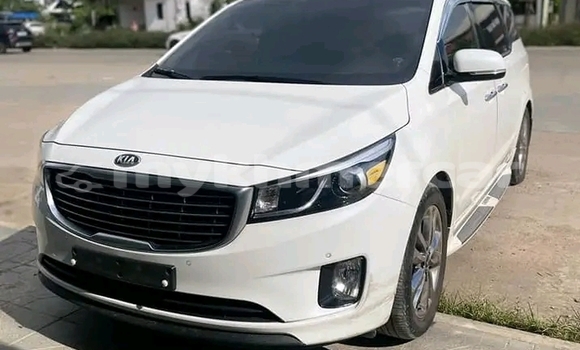 Acheter Occasion Voiture Kia Carnival Blanc à Cheom Ksan, Preah Vihear Province Acheter Occasion Voiture Kia Carnival Blanc à Cheom Ksan, Preah Vihear Province