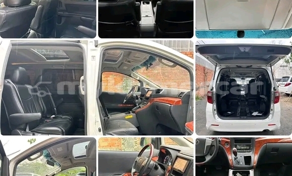 Acheter Occasion Voiture Toyota Alphard Blanc à Cheom Ksan, Preah Vihear Province Acheter Occasion Voiture Toyota Alphard Blanc à Cheom Ksan, Preah Vihear Province